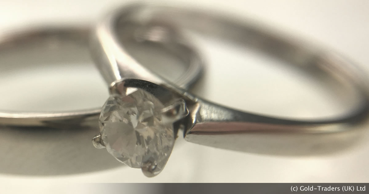 Victorian Style Three Diamond Detailed 18K Ring Chester Hallmarks